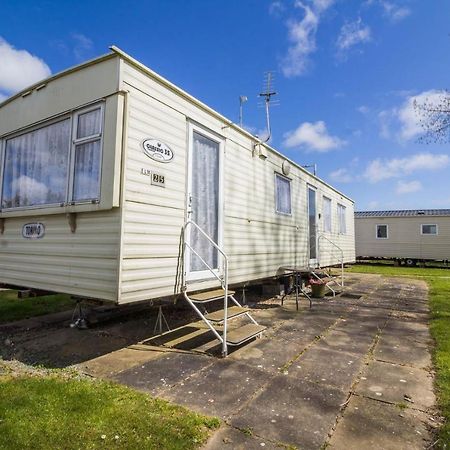 Great 8 Berth Caravan For Hire At Southview Holiday Park In Skegness Ref 33025E Экстерьер фото